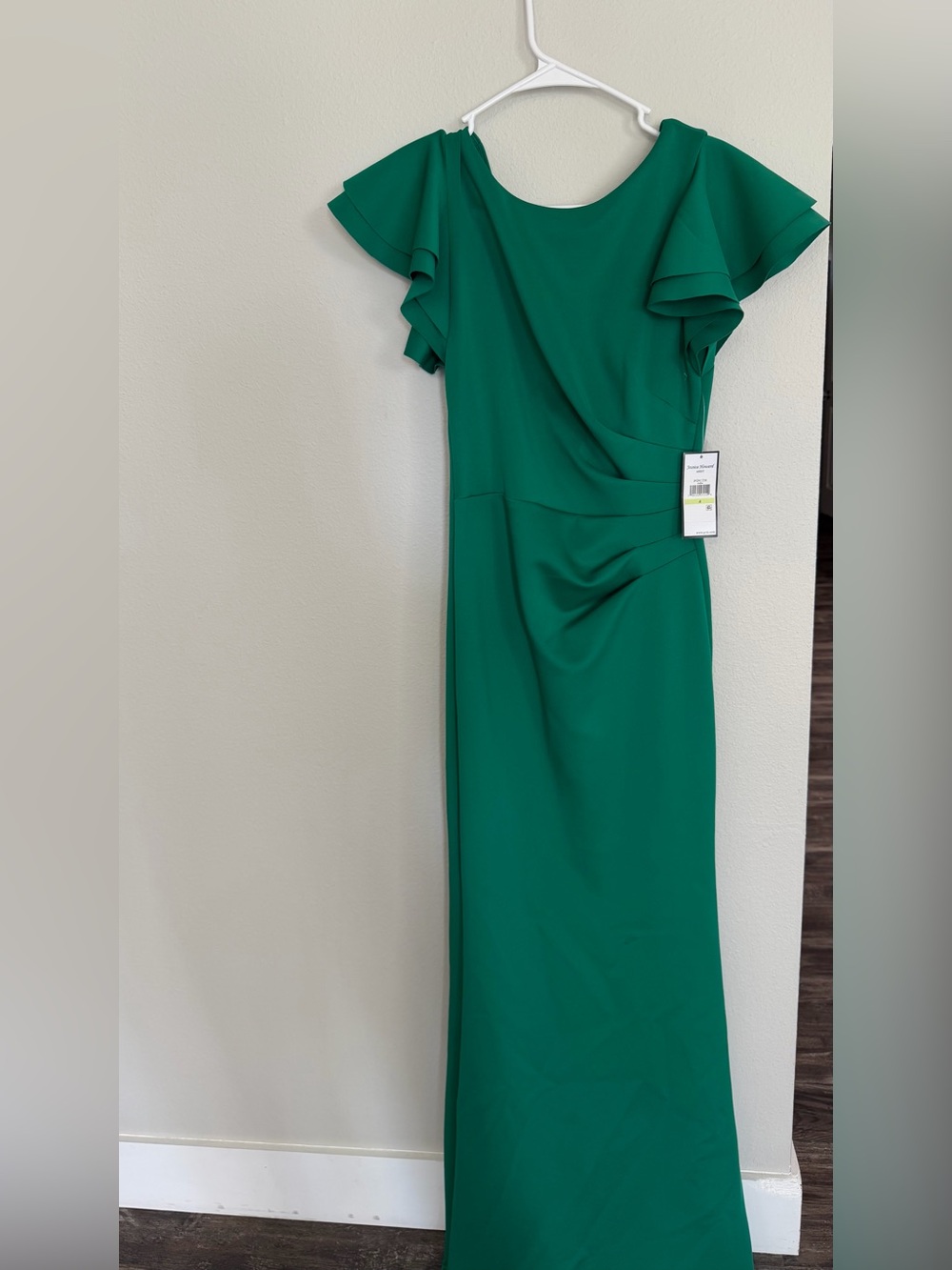 Jessica Howard Emerald Green Maxi Dress with Flutter Sleeves